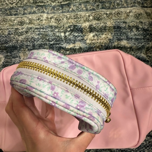 GUC STONEY CLOVER LANE PURPLE FLORAL MINI POUCH